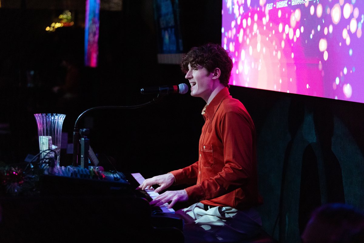 Nathan performing dueling pianos